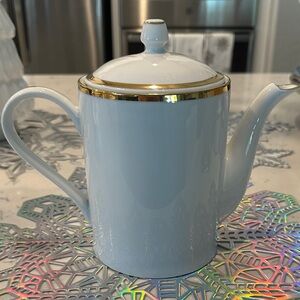 The cellar White and Gold Trim Teapot
